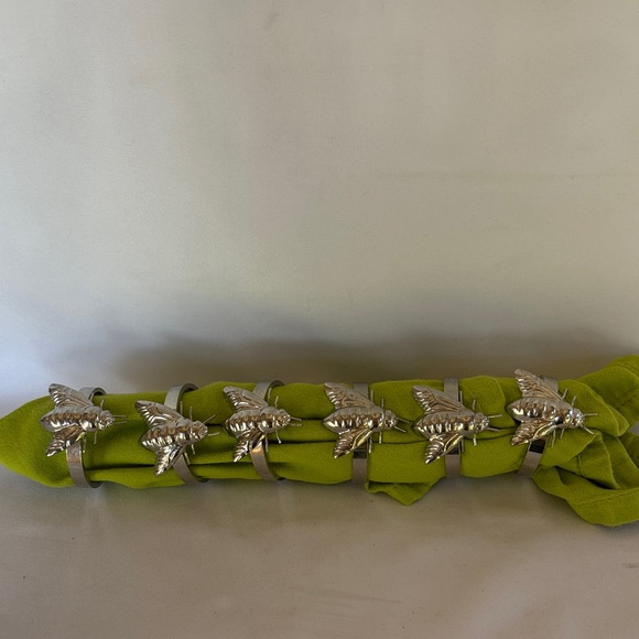 VINTAGE! SET OF 6 GENTLY WORN VERY PRETTY SILVER INSECT NAPKIN RINGS - Picture 5 of 12